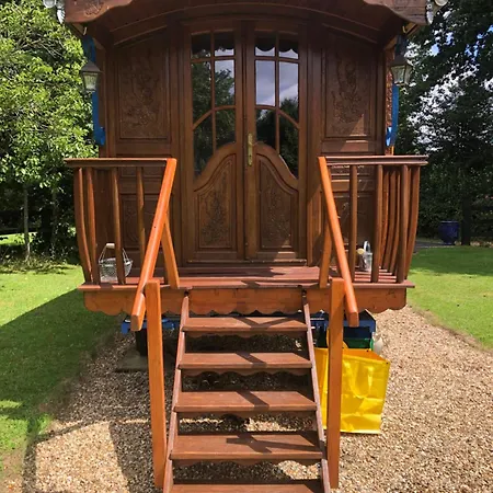 Luxe tent Roulotte Capucine *